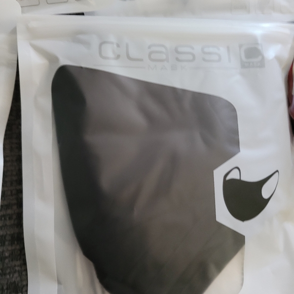 Masks Lot - Picture 2 of 5